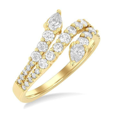 Yellow Gold Diamond Ring.