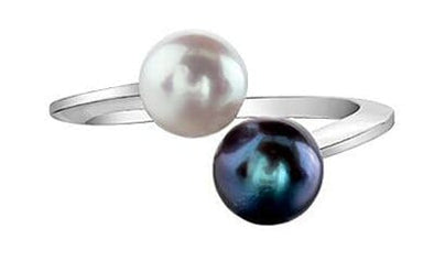 White Gold Black Cultured Pearl Ring.